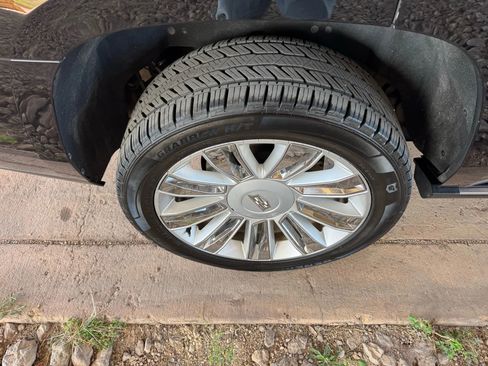 Used 2019 Cadillac Escalade Platinum image 35