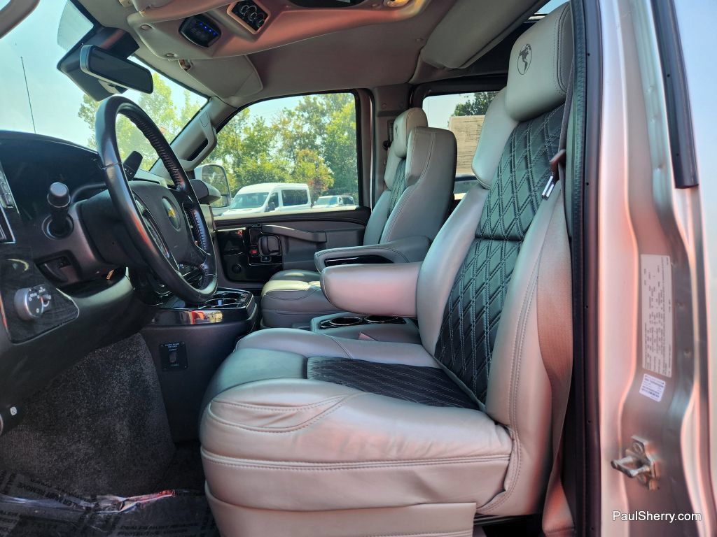 Used 2021 Chevrolet Express 2500 LS w/ Enhanced Convenience Package RWD image 31