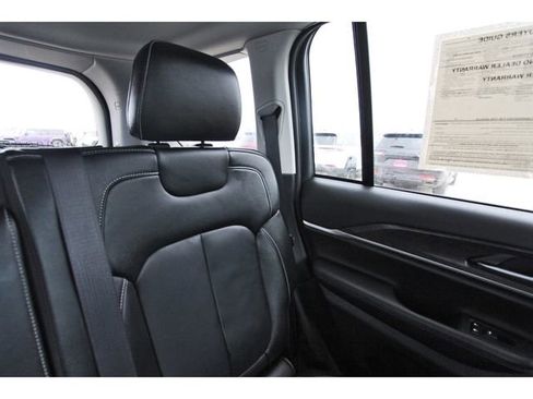 Used 2023 Jeep Grand Cherokee Limited RWD image 12