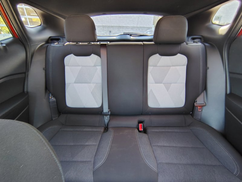 Used 2024 Chevrolet Trax RS w/ Sunroof Package FWD image 32