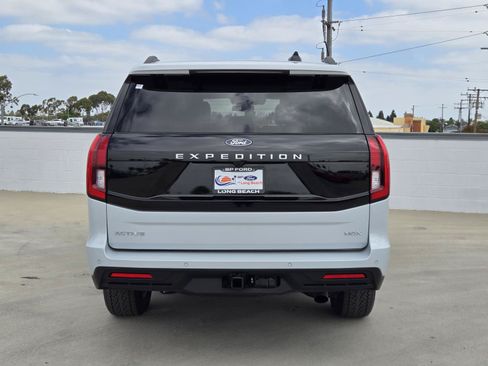Used 2025 Ford Expedition Max Active AWD/4WD image 5