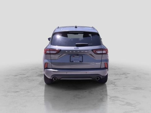 Used 2023 Ford Escape ST-Line w/ Tech Pack #1 AWD/4WD image 7