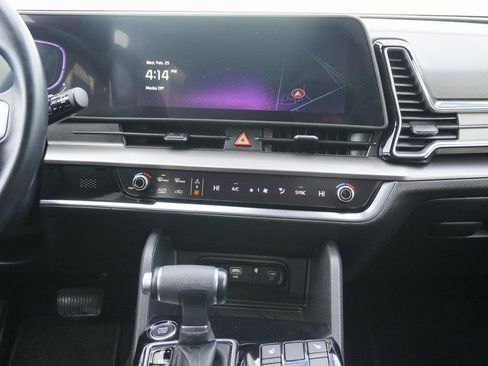 Used 2025 Kia Sportage EX w/ Premium Package image 27