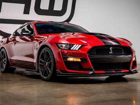 Used 2020 Ford Mustang Shelby GT500 w/ Technology Package RWD image 29