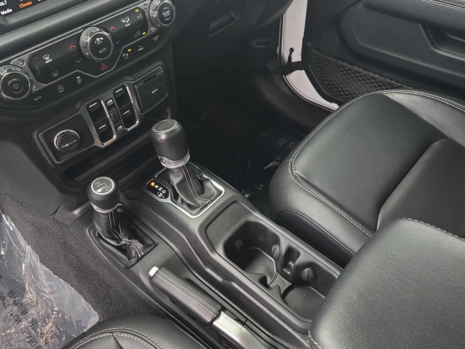Used 2021 Jeep Wrangler Unlimited Sahara AWD/4WD image 28