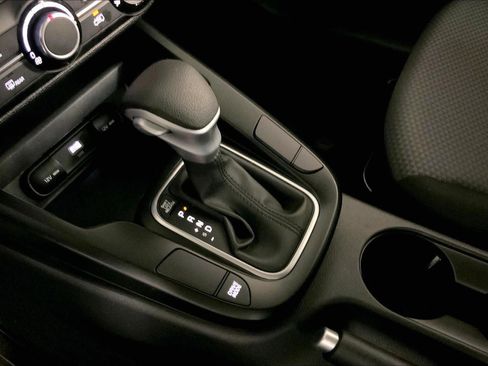 Certified 2025 Kia Soul LX image 17