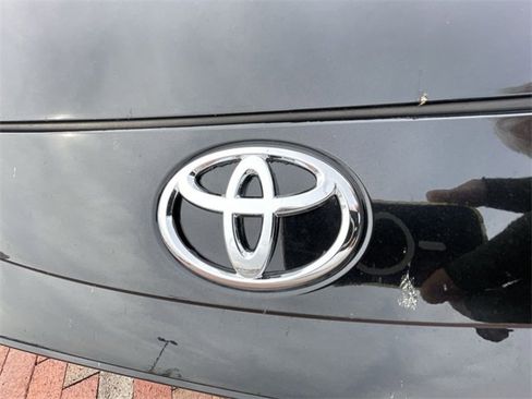 Used 2020 Toyota Corolla SE image 3