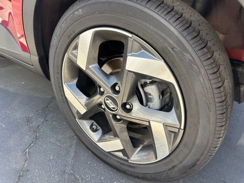 Used 2025 Hyundai Venue SEL FWD image 7