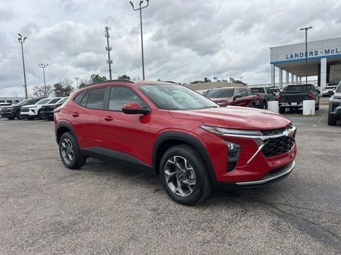 New 2026 Chevrolet Trax LT w/ Sunroof Package image 1
