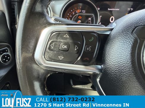 Used 2020 Jeep Wrangler Unlimited Sahara AWD/4WD image 3