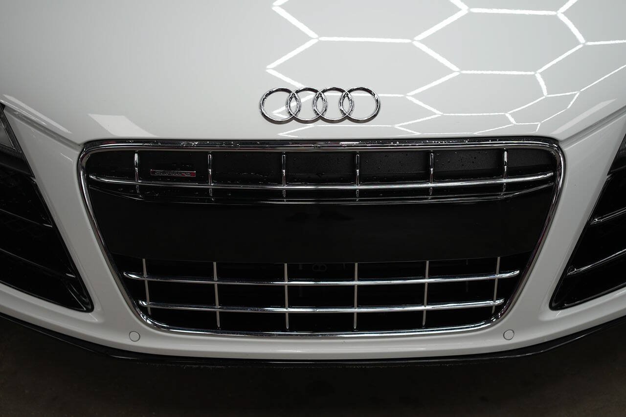 Used 2011 Audi R8 V10 AWD/4WD image 15