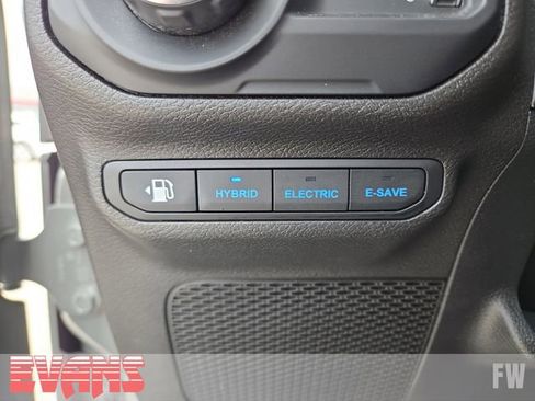 Used 2023 Jeep Wrangler Unlimited Sahara w/ Cold Weather Group AWD/4WD image 17