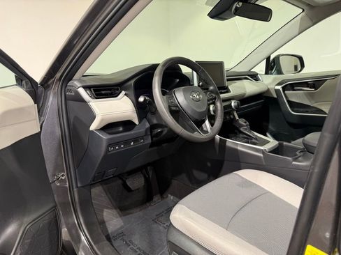 Certified 2023 Toyota RAV4 XLE w/ Convenience Package AWD/4WD image 17