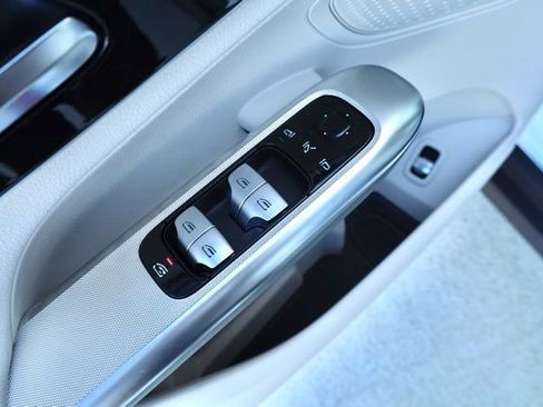 New 2026 Mercedes-Benz GLC 300 image 27