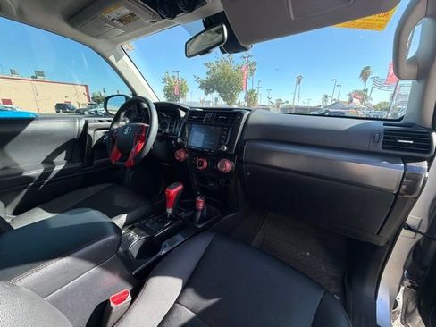 Used 2020 Toyota 4Runner TRD Off-Road Premium AWD/4WD image 27