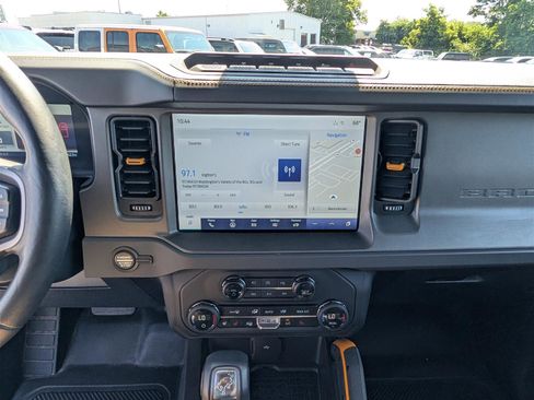 Used 2024 Ford Bronco Badlands image 19