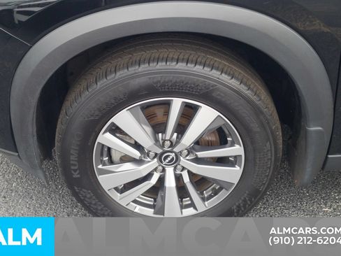Used 2025 Nissan Pathfinder SL AWD/4WD image 14