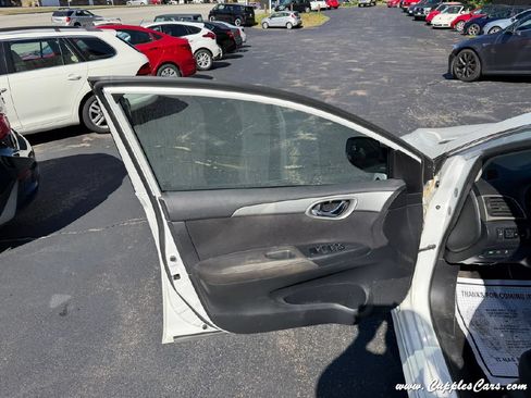 Used 2014 Nissan Sentra SR w/ SR Driver Package FWD image 5