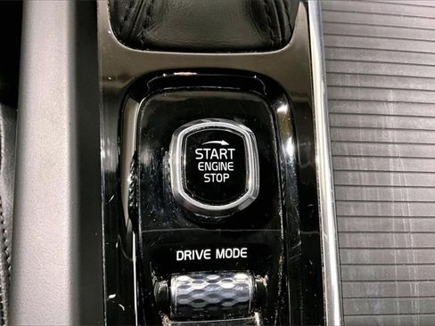 Used 2019 Volvo S60 T5 Momentum w/ Premium Package image 23