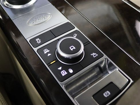 Used 2020 Land Rover Range Rover HSE image 30