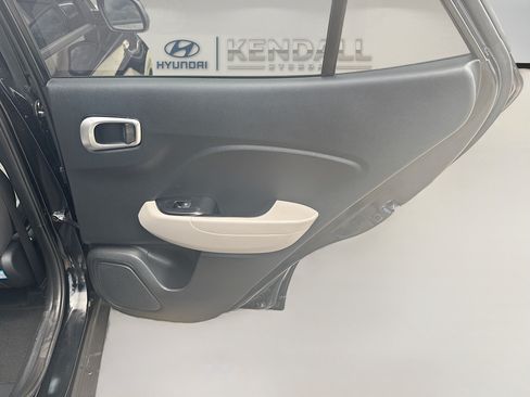 Used 2022 Hyundai Venue SEL FWD image 27