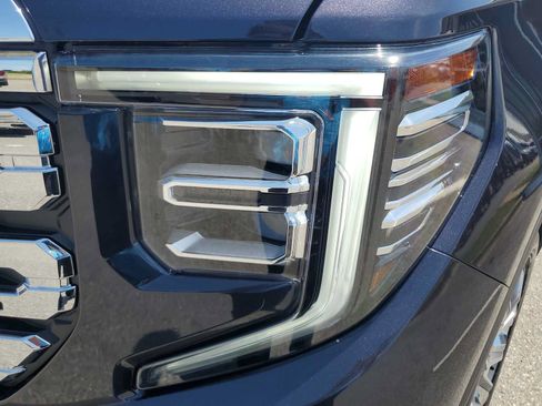 Used 2025 GMC Sierra 1500 Denali w/ Denali Reserve Package AWD/4WD image 13