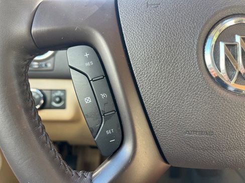 Used 2011 Buick Enclave CXL image 50