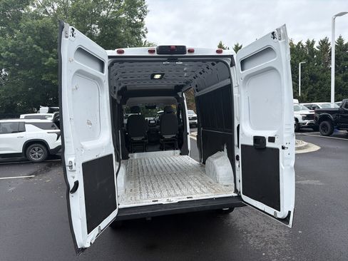 Used 2025 RAM ProMaster 2500 w/ Convenience Group FWD image 31