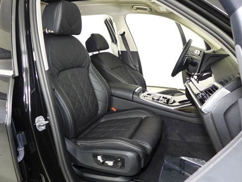 Certified 2024 BMW X7 xDrive40i w/ Premium Package AWD/4WD image 19