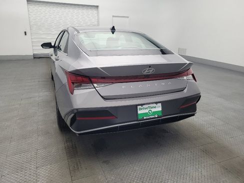 Used 2025 Hyundai Elantra SEL image 6