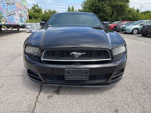 Used 2013 Ford Mustang Coupe RWD image 2