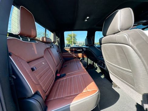 Used 2025 GMC Sierra 2500 Denali Ultimate image 28