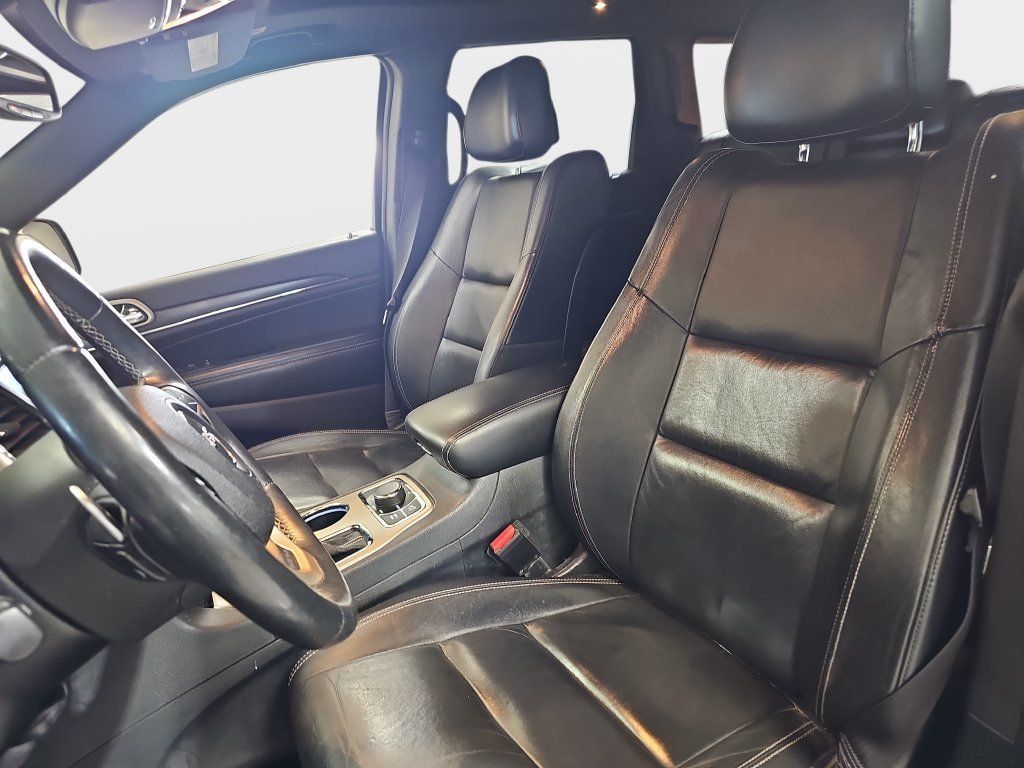Used 2017 Jeep Grand Cherokee Limited AWD/4WD image 18