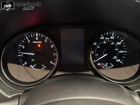 Used 2020 Nissan Rogue Sport S image 11