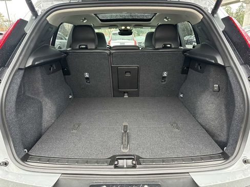 Used 2025 Volvo XC40 B5 Plus w/ Protection Package Premier image 14