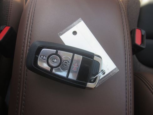 Used 2025 Ford Bronco Sport Outer Banks w/ Outer Banks Tech Package+ AWD/4WD image 16