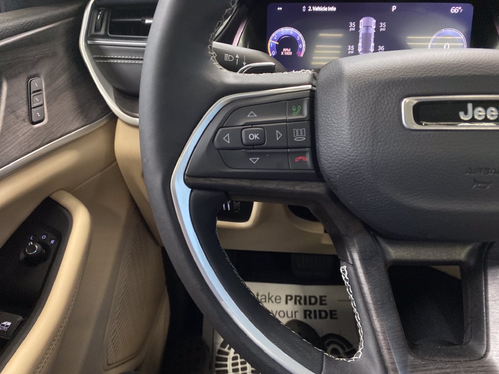 Used 2024 Jeep Grand Cherokee Limited AWD/4WD image 19