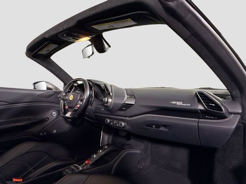 Used 2019 Ferrari 488 Spider RWD image 18