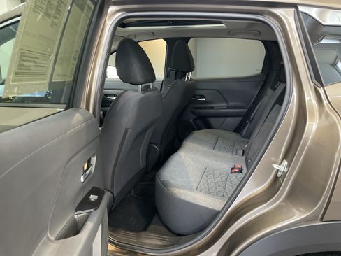 Used 2026 Nissan Kicks SV w/ SV Premium Package FWD image 31