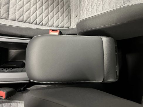 Used 2025 Volkswagen Tiguan S image 19