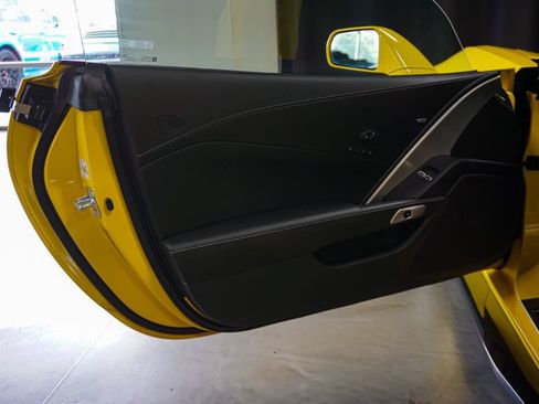 Used 2017 Chevrolet Corvette Z06 RWD image 18