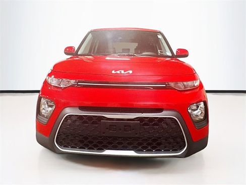 Used 2022 Kia Soul S image 2