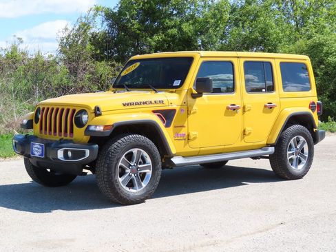 Used 2019 Jeep Wrangler Unlimited Sahara AWD/4WD image 19