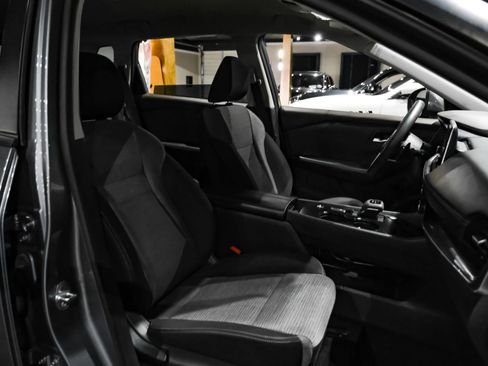 Used 2022 Nissan Rogue SV FWD image 31