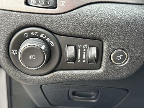 Used 2020 Jeep Cherokee Limited AWD/4WD image 43