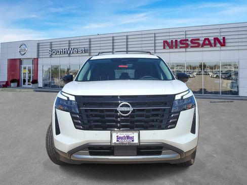 New 2026 Nissan Pathfinder SL w/ Cargo Package FWD image 2