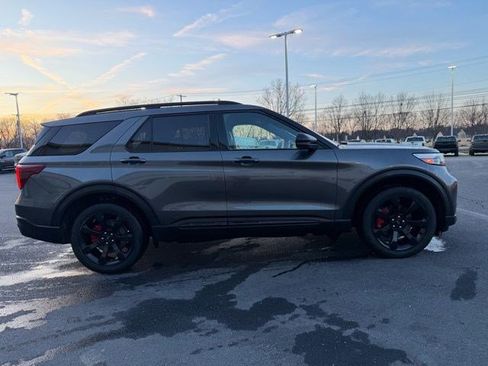Used 2020 Ford Explorer ST w/ ST Street Pack image 8