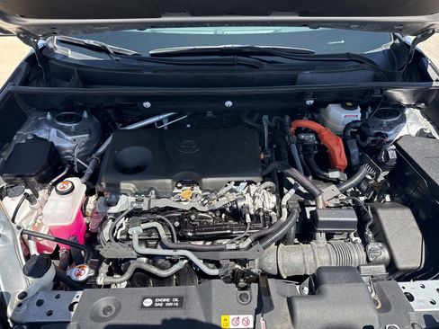 Used 2025 Toyota RAV4 LE image 16