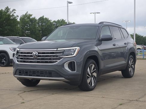 New 2026 Volkswagen Atlas SE FWD image 2