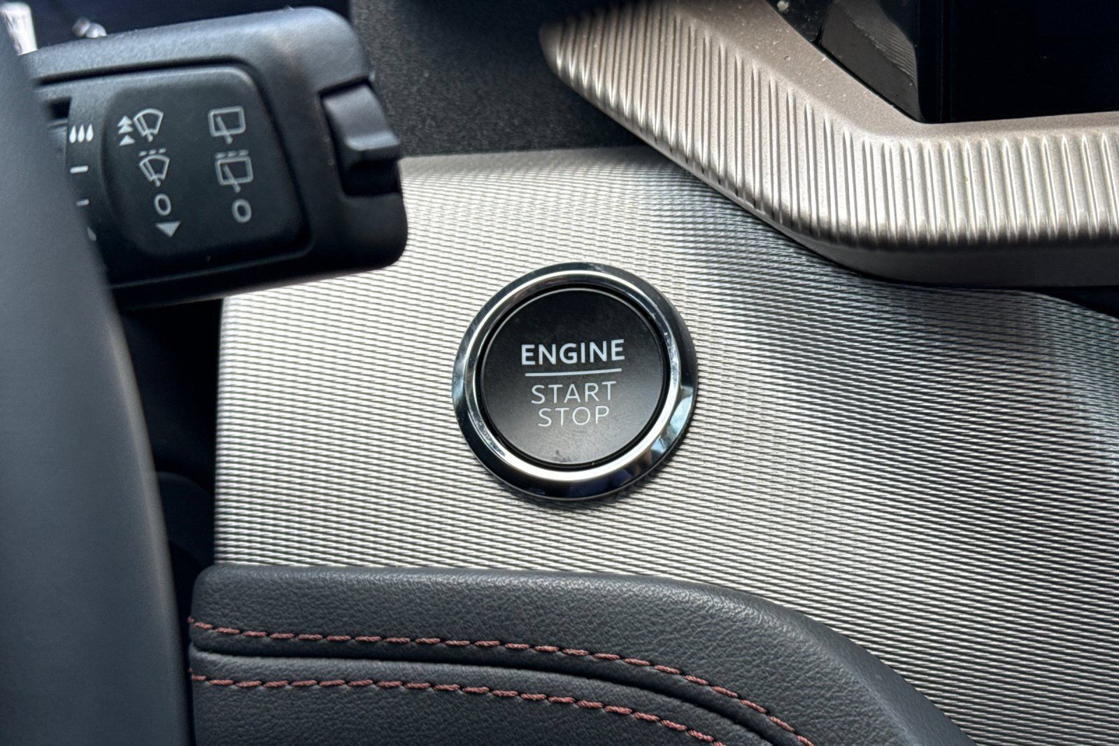 Certified 2025 Ford Explorer Active RWD image 26